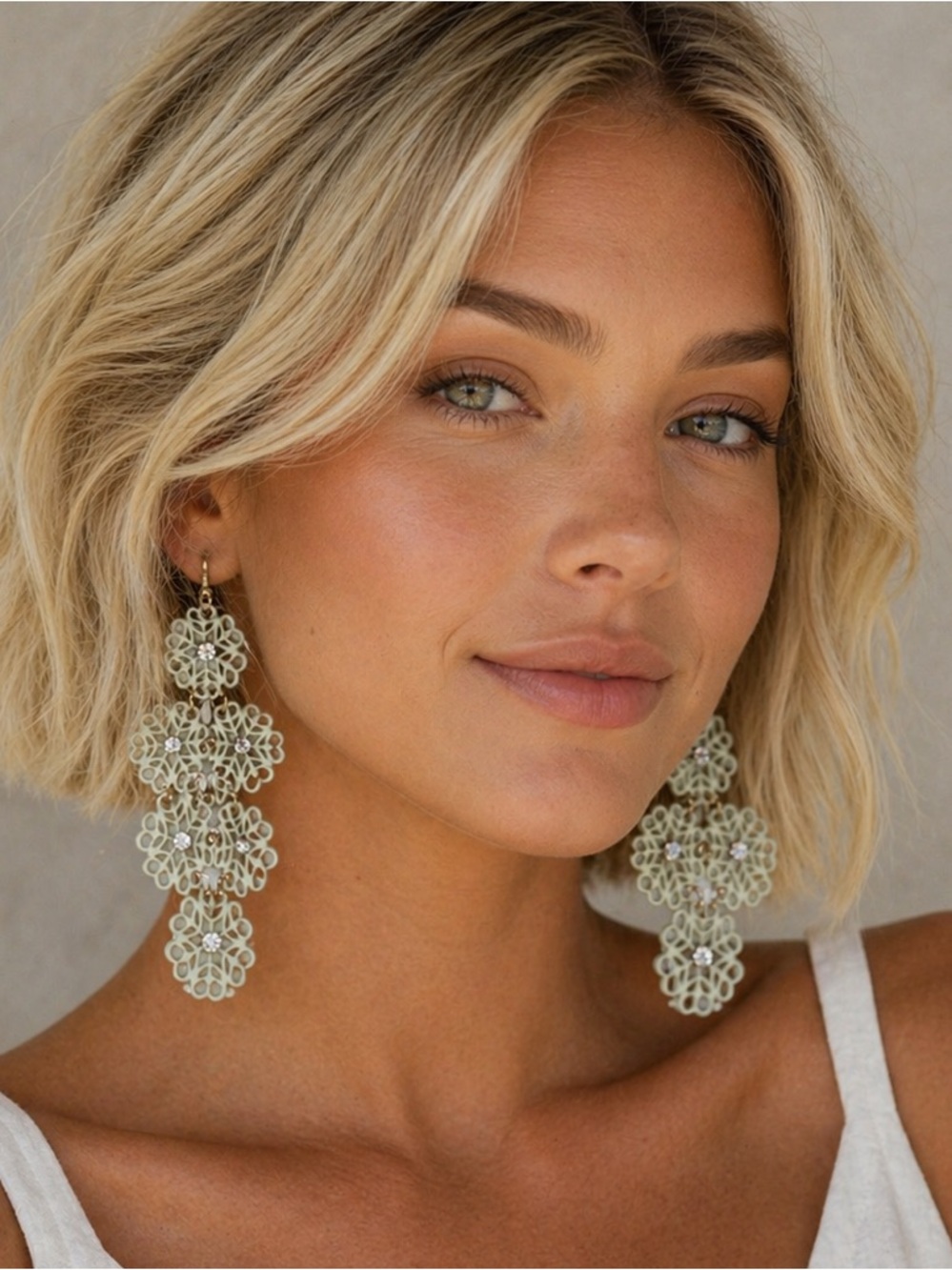 ❤️ CLEARANCE SPECIAL Delicate Floral Drop Earrings - Ivory Filigree